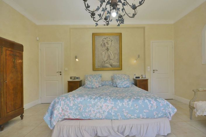 Image No.26-6 Bed House for sale