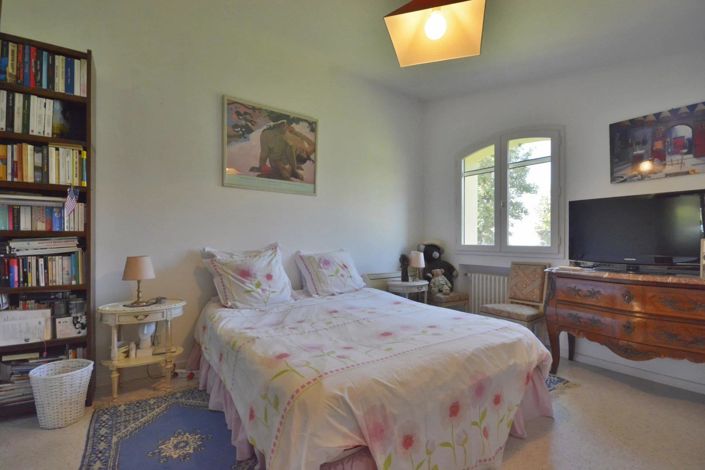 Image No.28-6 Bed House for sale