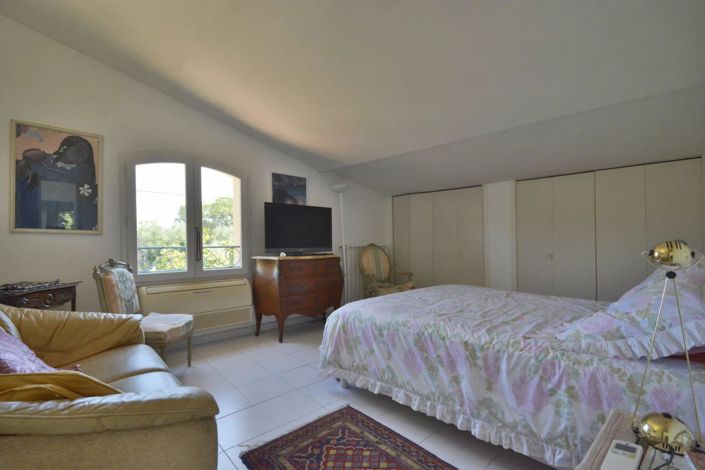 Image No.29-6 Bed House for sale