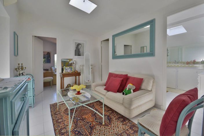 Image No.31-6 Bed House for sale