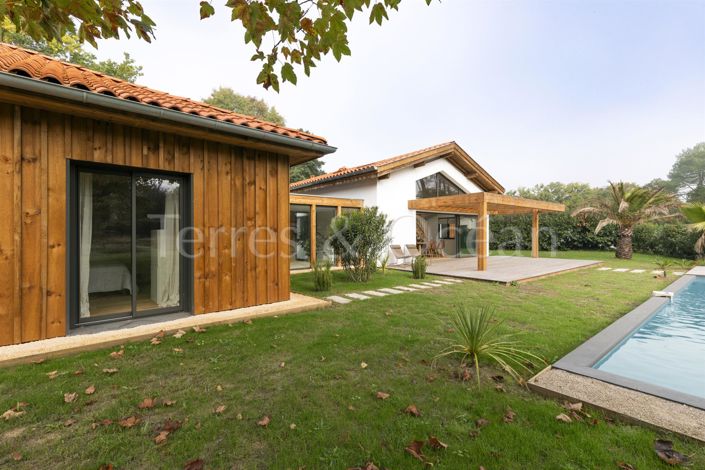 Image No.16-4 Bed House for sale