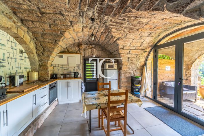 Image No.11-8 Bed House for sale