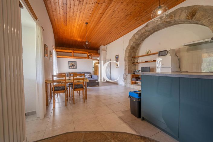 Image No.12-8 Bed House for sale