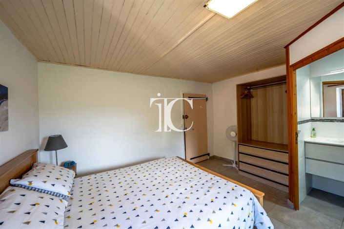 Image No.18-8 Bed House for sale