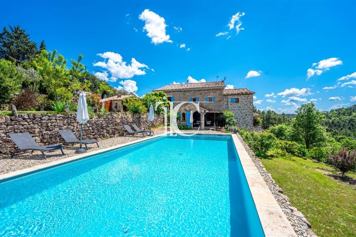 Image No.2-8 Bed House for sale