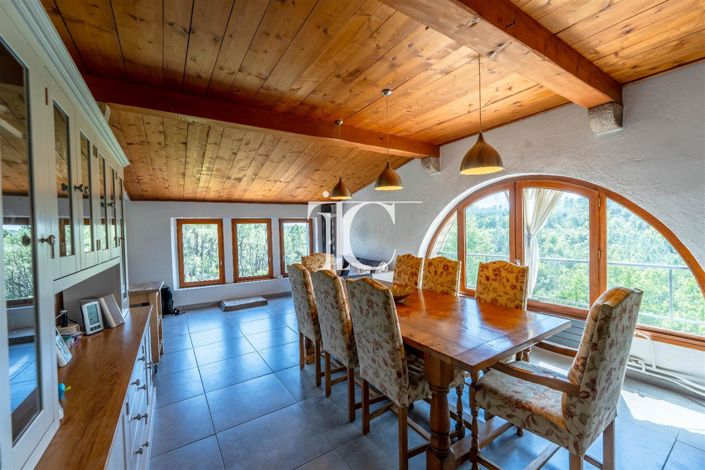 Image No.7-8 Bed House for sale