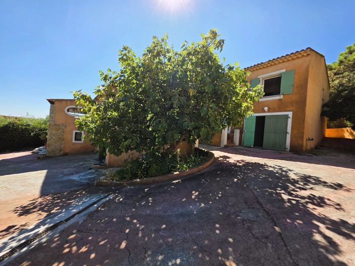 Image No.1-6 Bed House for sale