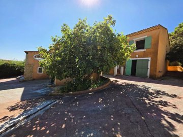 6 Bed House for sale