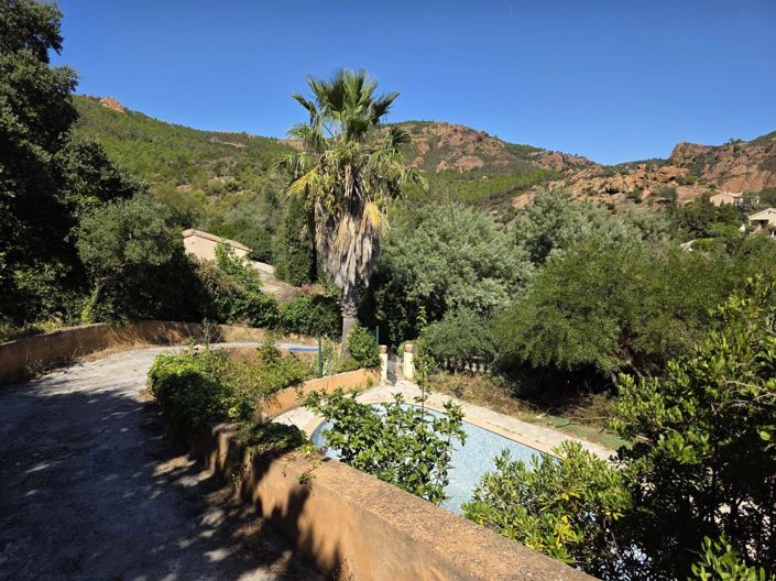 Image No.11-6 Bed House for sale