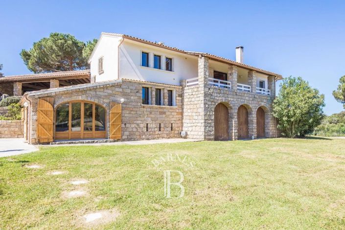 Image No.3-5 Bed House for sale