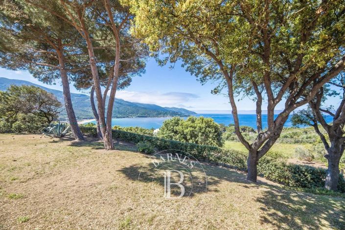 Image No.4-5 Bed House for sale