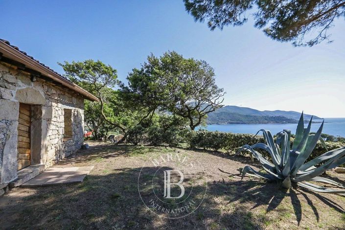 Image No.5-5 Bed House for sale