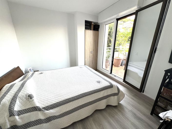 Image No.10-3 Bed Apartment for sale