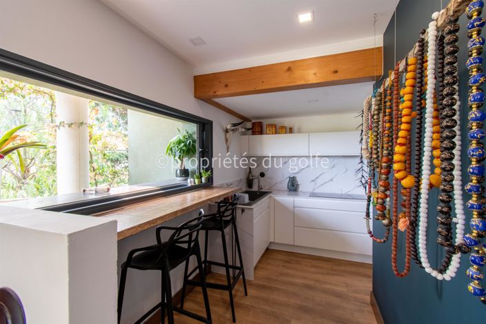 Image No.10-4 Bed House for sale