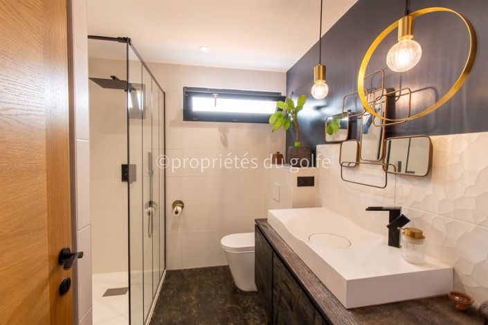 Image No.17-4 Bed House for sale