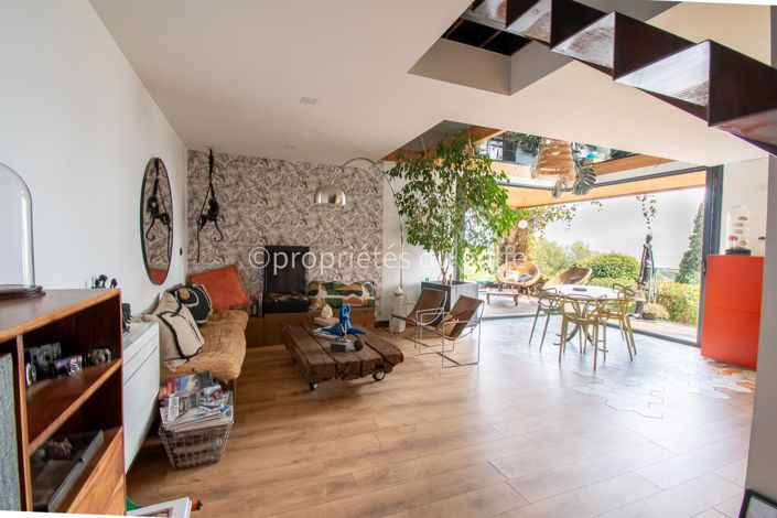 Image No.9-4 Bed House for sale