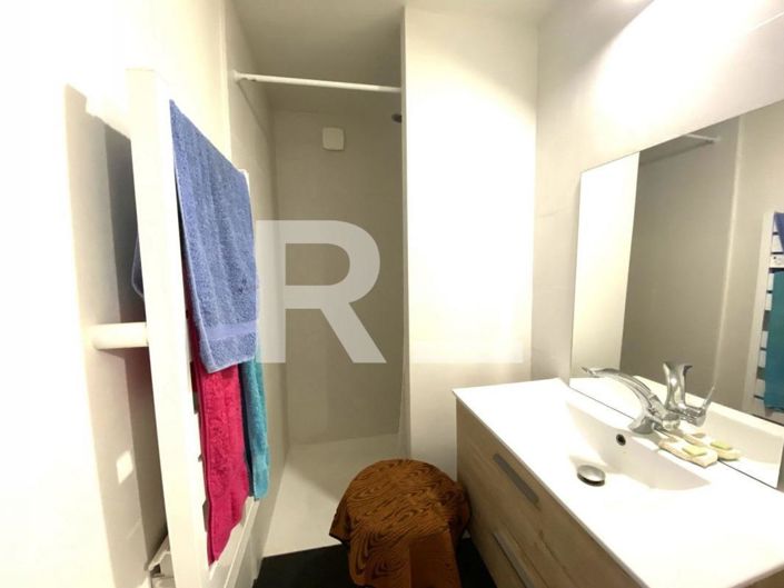 Image No.6-2 Bed House for sale