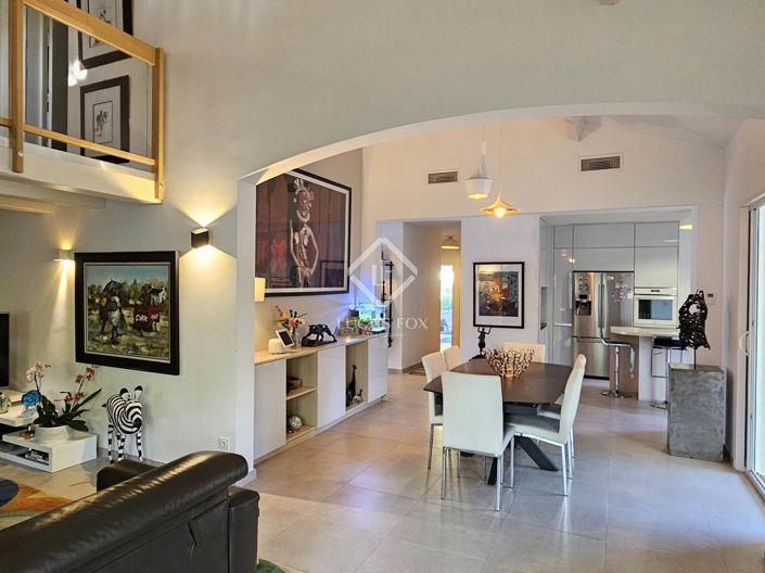 Image No.10-4 Bed House for sale