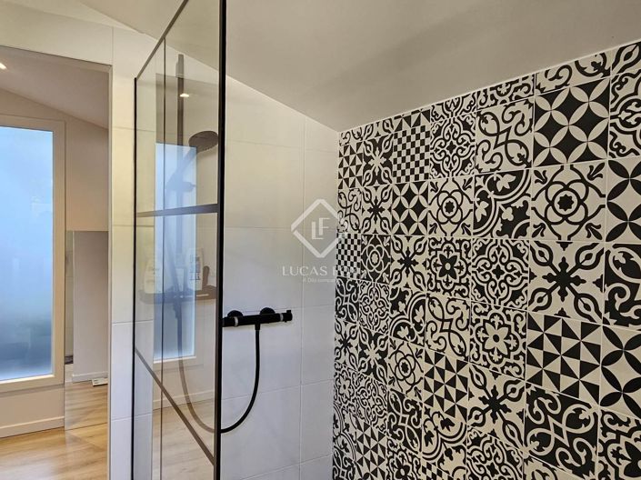 Image No.17-4 Bed House for sale