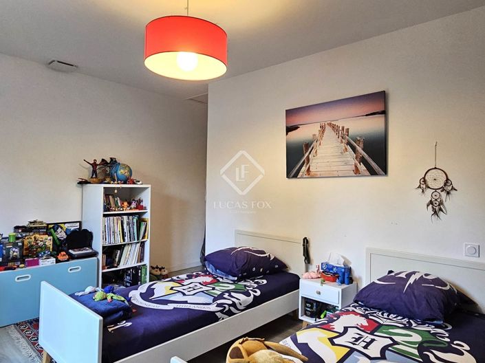 Image No.20-4 Bed House for sale