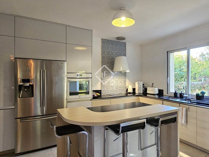 Image No.5-4 Bed House for sale