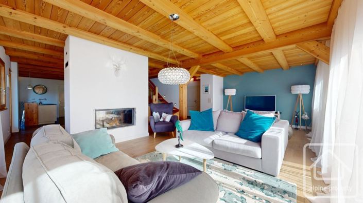 Image No.12-5 Bed Property for sale