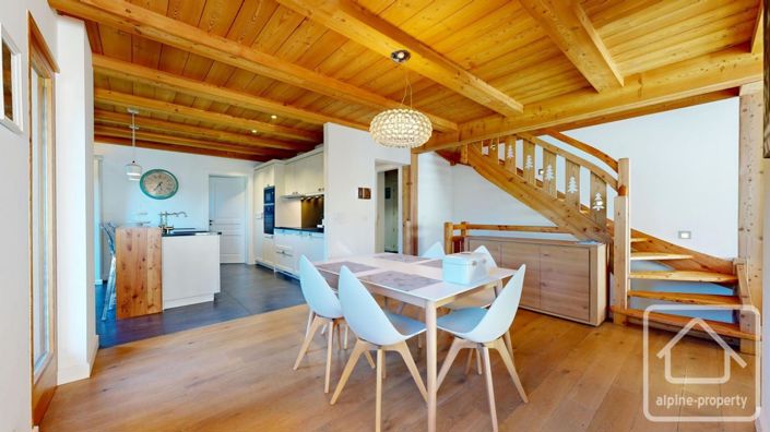 Image No.16-5 Bed Property for sale