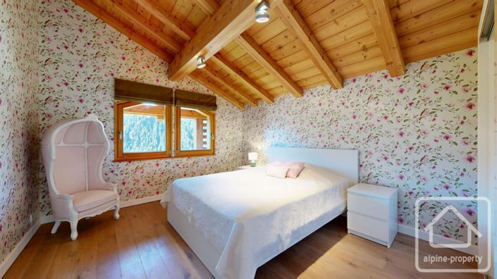 Image No.28-5 Bed Property for sale