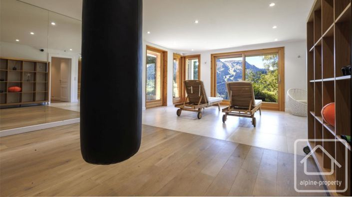 Image No.37-5 Bed Property for sale