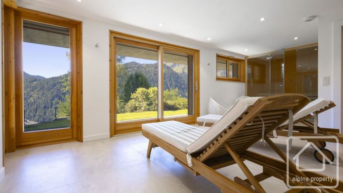 Image No.38-5 Bed Property for sale