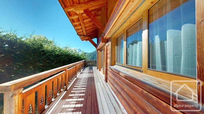 Image No.60-5 Bed Property for sale