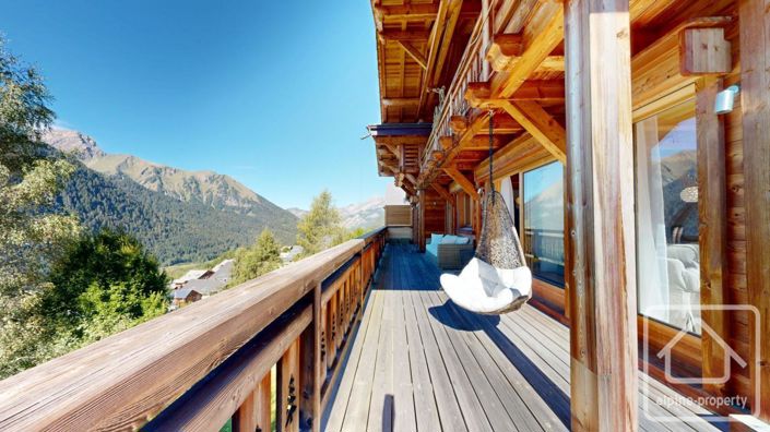 Image No.61-5 Bed Property for sale