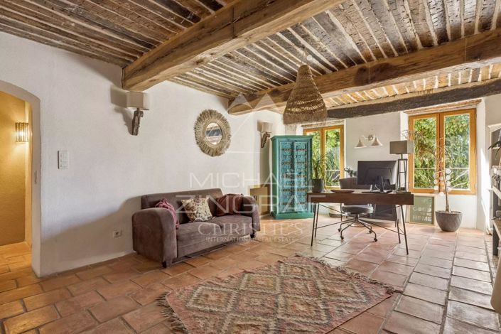 Image No.9-4 Bed House for sale