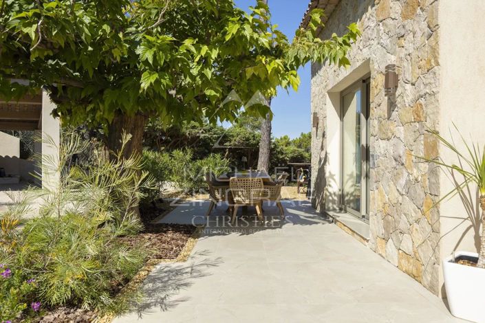 Image No.10-4 Bed House for sale