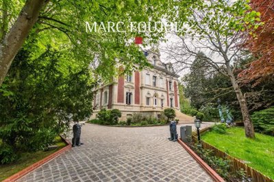 8 Bed House for sale