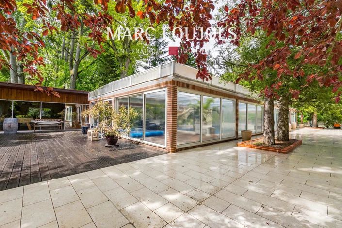 Image No.11-8 Bed House for sale