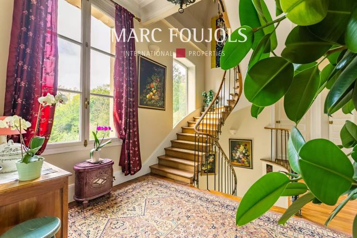 Image No.5-8 Bed House for sale