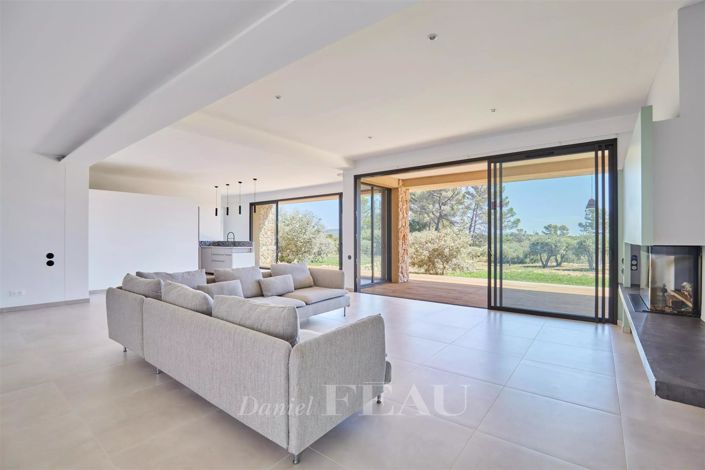 Image No.15-5 Bed House for sale