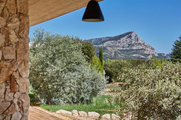 Image No.2-5 Bed House for sale