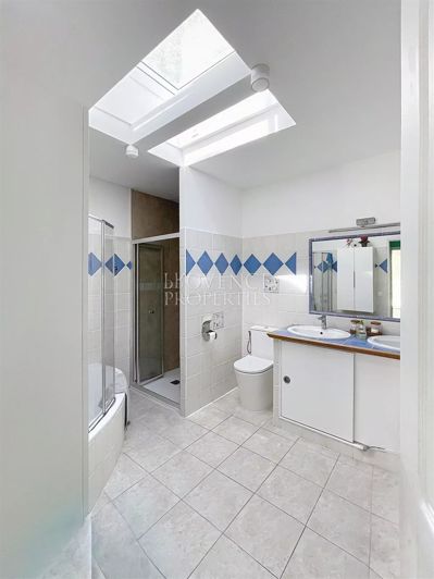 Image No.10-4 Bed House for sale