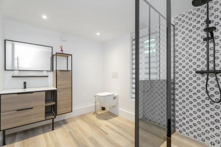 Image No.18-5 Bed House for sale