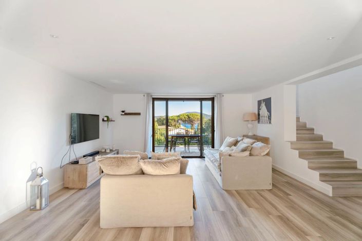 Image No.4-5 Bed House for sale