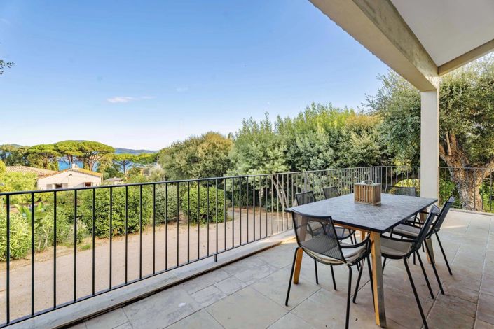 Image No.5-5 Bed House for sale