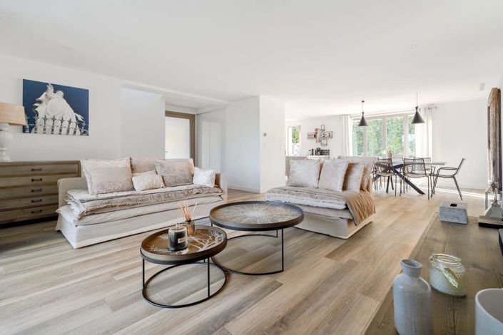 Image No.7-5 Bed House for sale