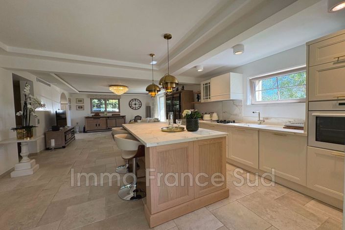 Image No.5-5 Bed House for sale