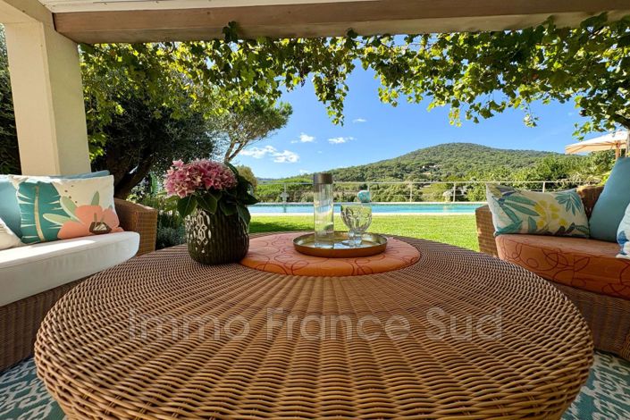 Image No.6-5 Bed House for sale