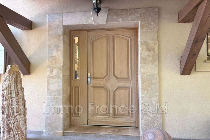 Image No.9-5 Bed House for sale