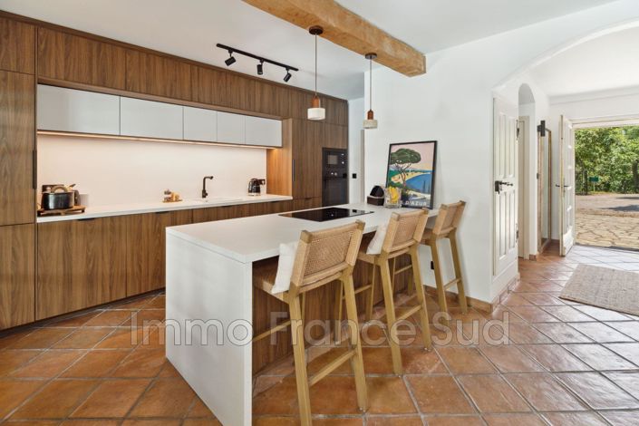 Image No.12-5 Bed House for sale