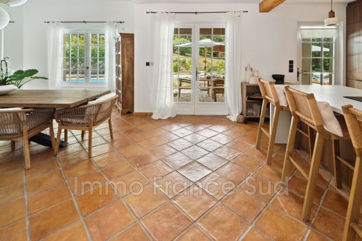 Image No.13-5 Bed House for sale