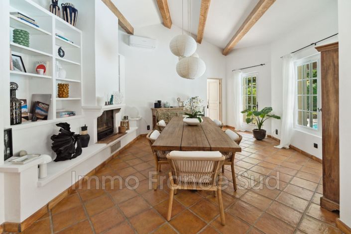 Image No.14-5 Bed House for sale